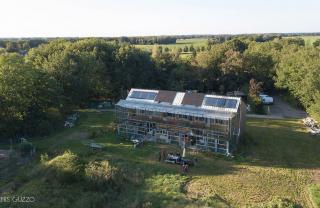 2020-09-SUPERUSE_ON_SITE__GREENHOUSE_HOBBITSTEE__DENISGUZZO-0013_1920px_WM-1-2