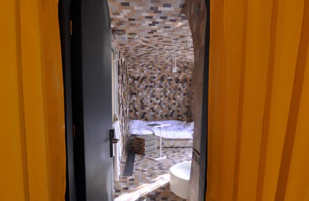 Mobile student housing terminal HUB_01