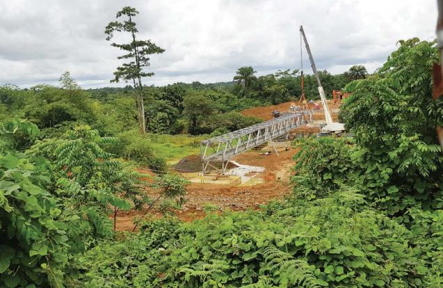 Brug voor transportleiding Monrovia