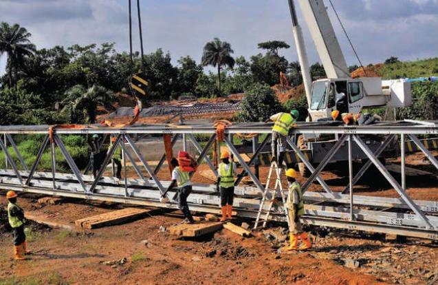 Brug voor transportleiding Monrovia
