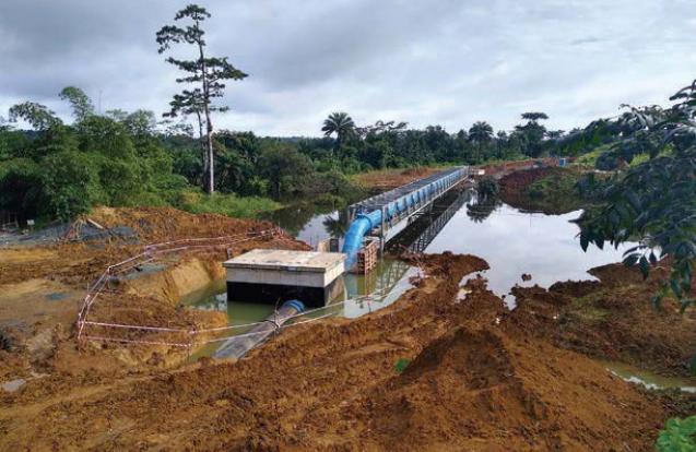 Brug voor transportleiding Monrovia