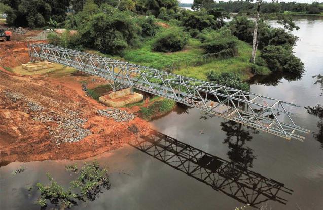 Brug voor transportleiding Monrovia
