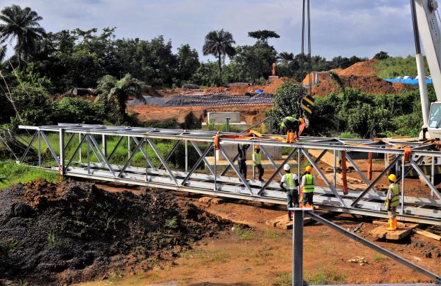 Brug voor transportleiding Monrovia
