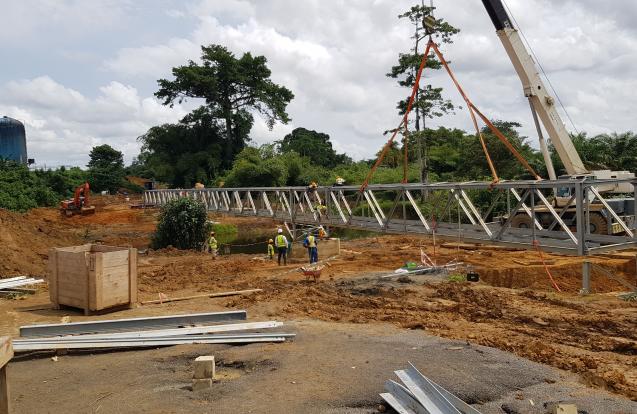 Brug voor transportleiding Monrovia