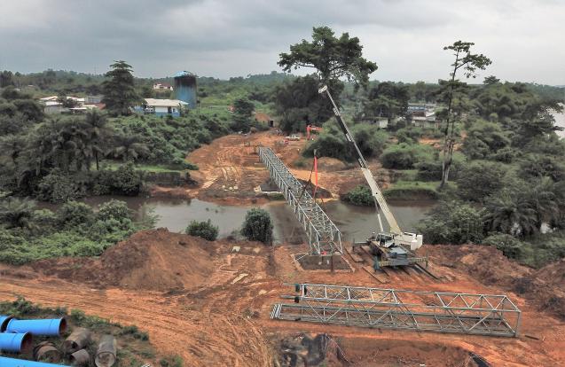 Brug voor transportleiding Monrovia