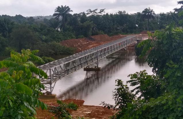 Brug voor transportleiding Monrovia