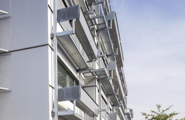 Renovatie van de kantoorgebouwen van Buildwise en bouwen van een loods