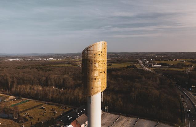 Nieuwe bovenkap voor de Famenne toren