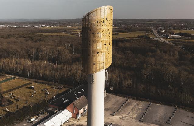 Nieuwe bovenkap voor de Famenne toren