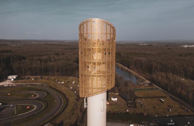 Nieuwe bovenkap voor de Famenne toren