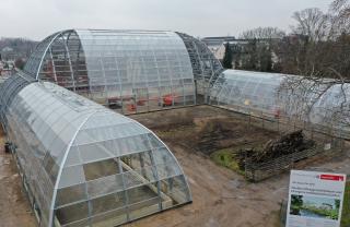 Glass construction Botanischer garten Flora