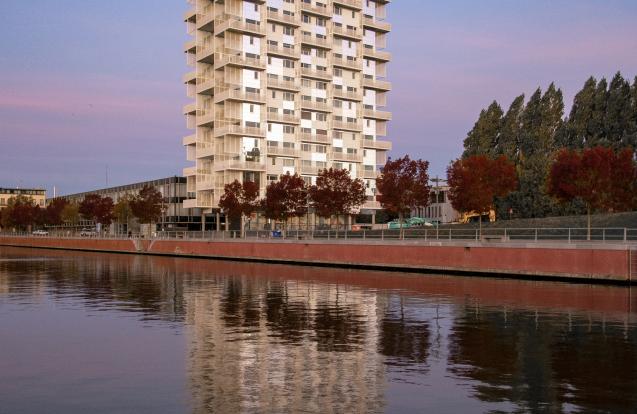 K-TOWER - La ville miroire